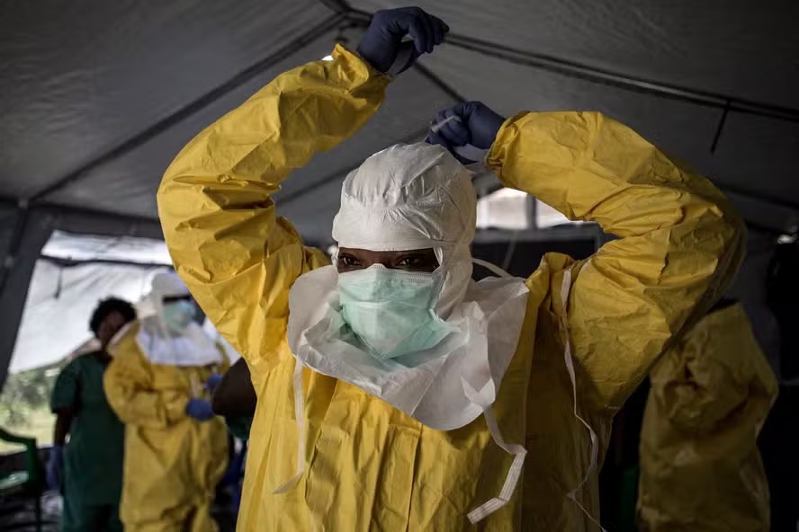EUA limitam entrada de viajantes de três países africanos por surto de ebola