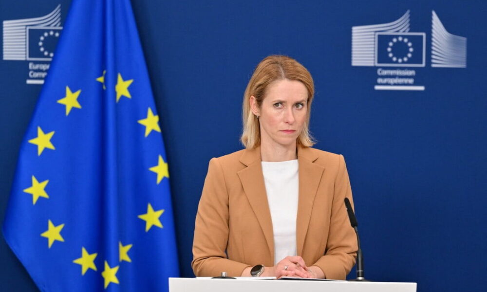 UE amplia sanções contra Rússia e bloqueia instituições para receita