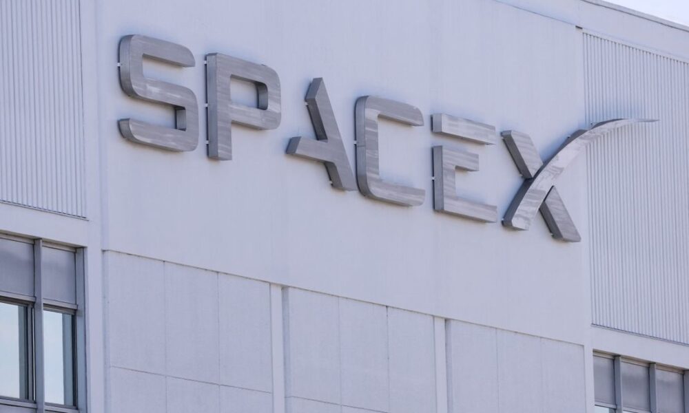 SpaceX define preço de US$ 135 por ação em maior IPO da história