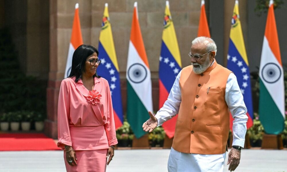 Índia vê chance no petróleo da Venezuela após encontro entre Rodríguez e Modi