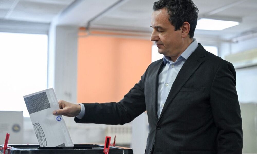 Partido do primeiro-ministro vence eleições no Kosovo, mas sem maioria