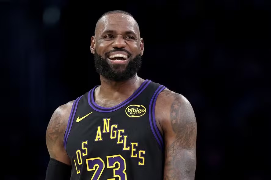 Trump insinua que LeBron James pode ser racista e diz preferir só quem gosta dele