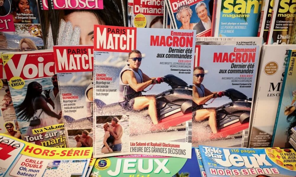 Macron sofre críticas na França por foto de jet-ski nas férias