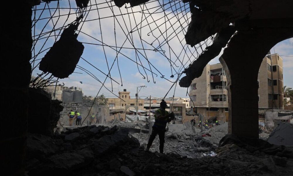Ataques israelenses em Gaza causam pelo menos cinco mortes, informa Defesa Civil - QTU Questões do Universo