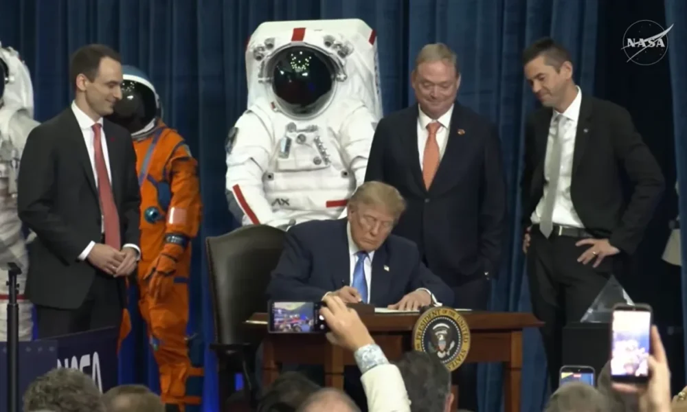 Trump cria Academia Espacial dos EUA - QTU Questões do Universo