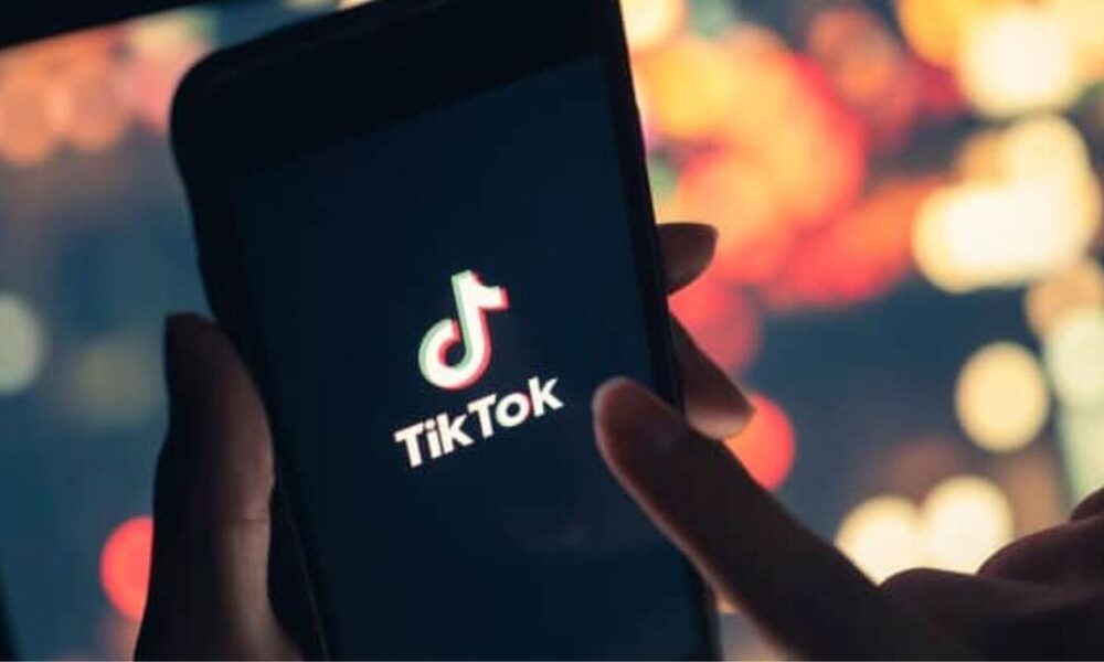 Polícia sueca manda TikTok e Meta apagar 30 anúncios de crimes - QTU Questões do Universo