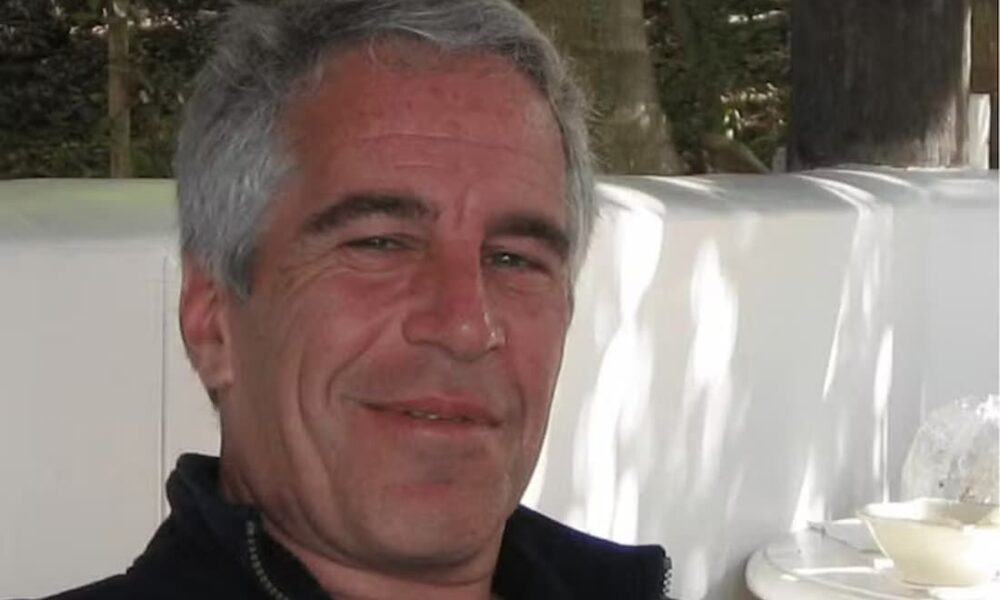 Justiça dos EUA mantém condenação de cúmplice de Epstein - QTU Questões do Universo