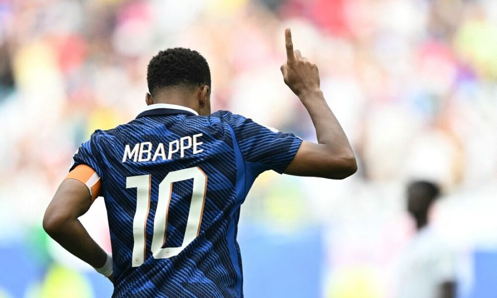 Mbappé brilha, se lesiona e França vence Turquia; Bélgica supera Itália