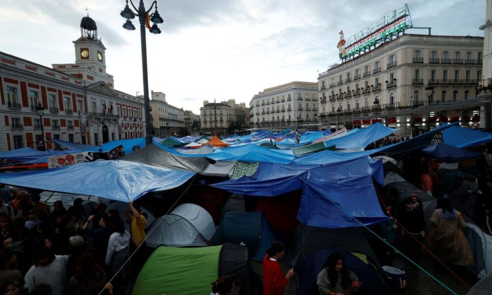 Idosa despejada gera protestos por moradia na Espanha
