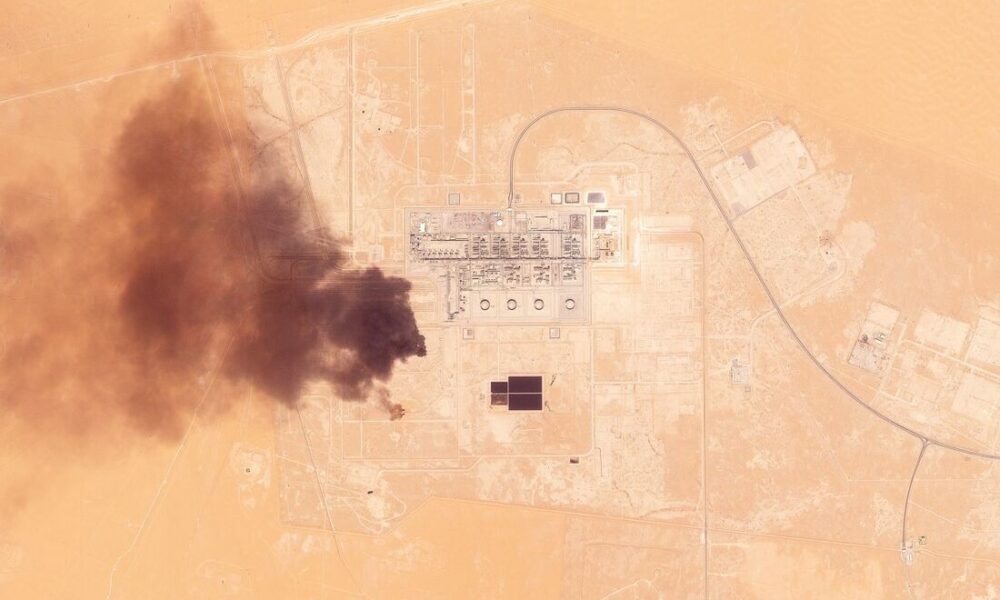 Arábia Saudita lidera coalizão que solicitará retirada de civis de área em Sanaa