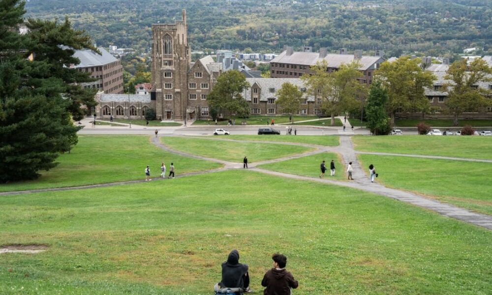Polícia de NY vai investigar casos de agressão sexual na Universidade Cornell