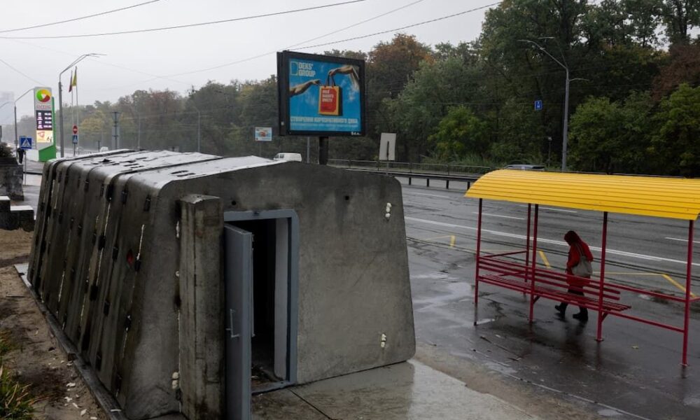 Kiev inaugura primeiro abrigo antiaéreo nas ruas após anos de conflito