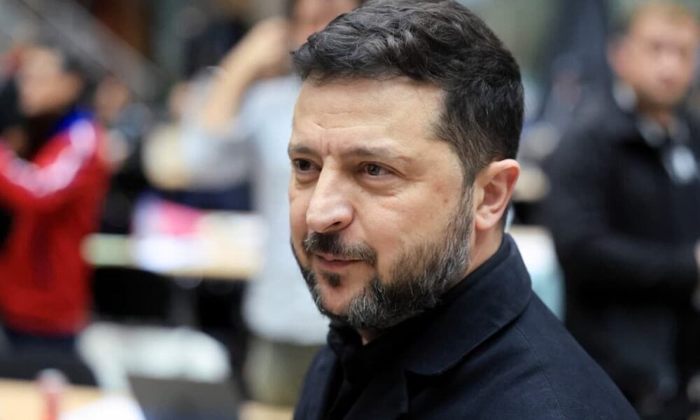 Zelensky reage ao ser questionado sobre Trump usar ele como bode expiatório