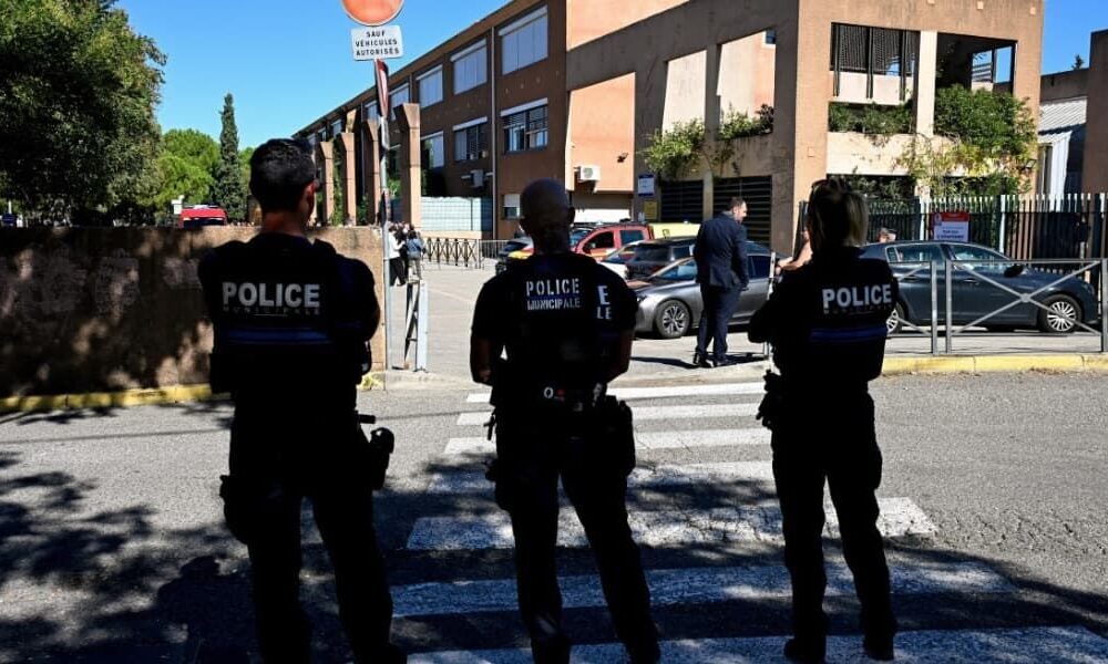 Jovem apreendido após usar arma na escola na França