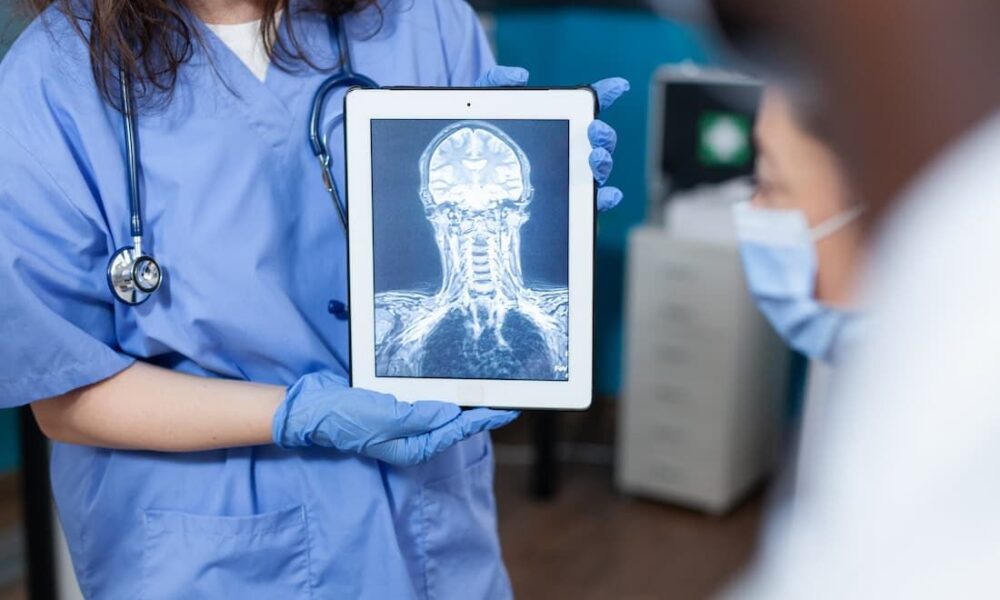 Pacientes preferem revisão médica antes de aceitar orientações da IA